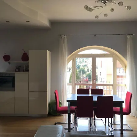 Il Castello - In Zona Residenziale Apartamento