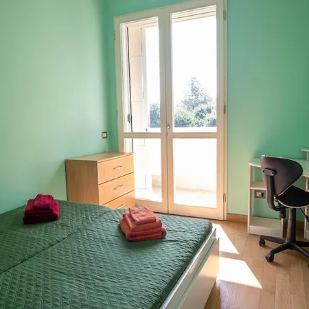 Il Castello - In Zona Residenziale Módena