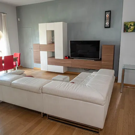 Il Castello - In Zona Residenziale