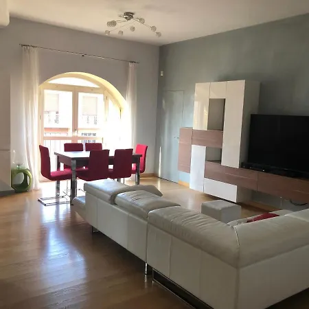 Il Castello - In Zona Residenziale Modène