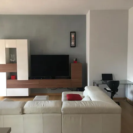 Il Castello - In Zona Residenziale Modène