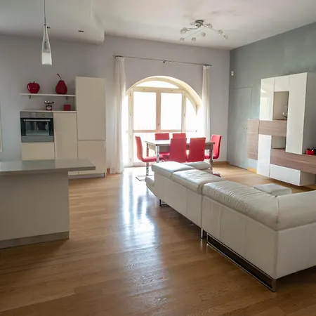 Il Castello - In Zona Residenziale * Modène