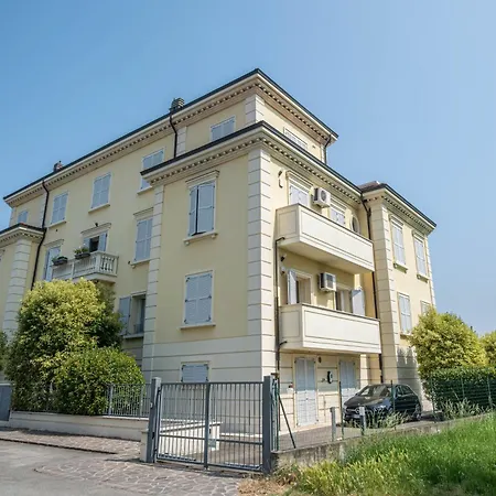 Il Castello - In Zona Residenziale