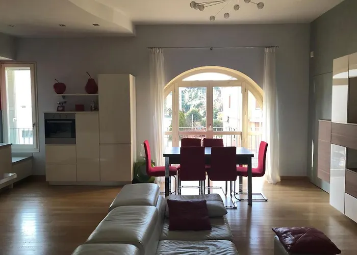 アパート Il Castello - In Zona Residenziale モデナ