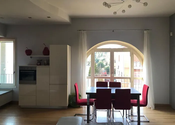 Il Castello - In Zona Residenziale アパート