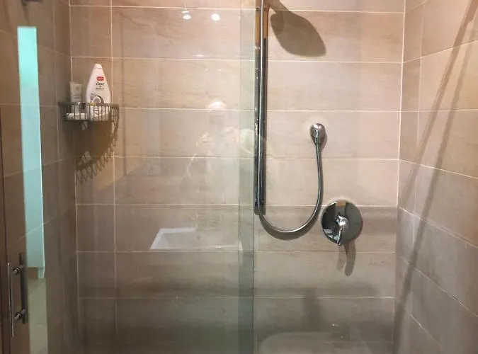 アパート Il Castello - In Zona Residenziale モデナ