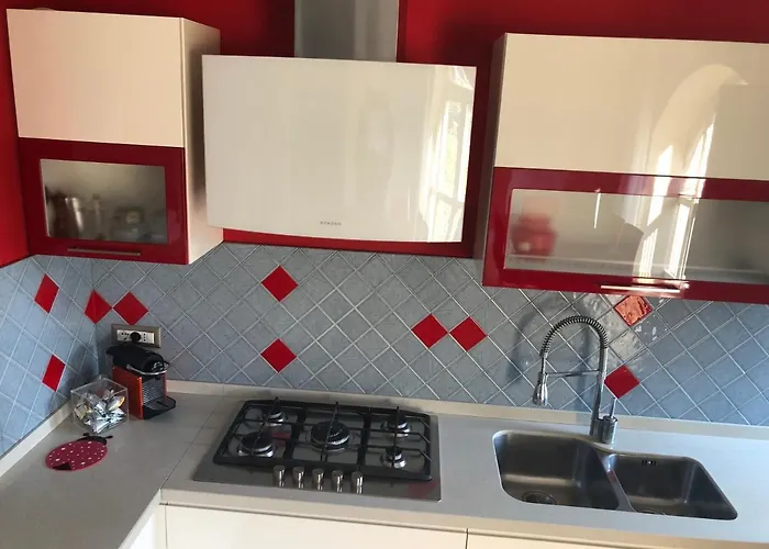 Il Castello - In Zona Residenziale モデナ