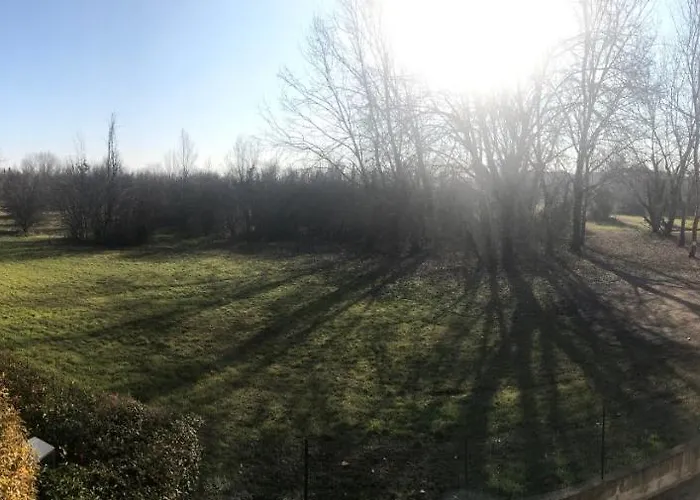 Il Castello - In Zona Residenziale アパート モデナ