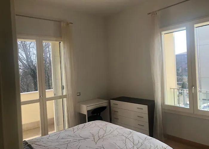 Il Castello - In Zona Residenziale アパート モデナ