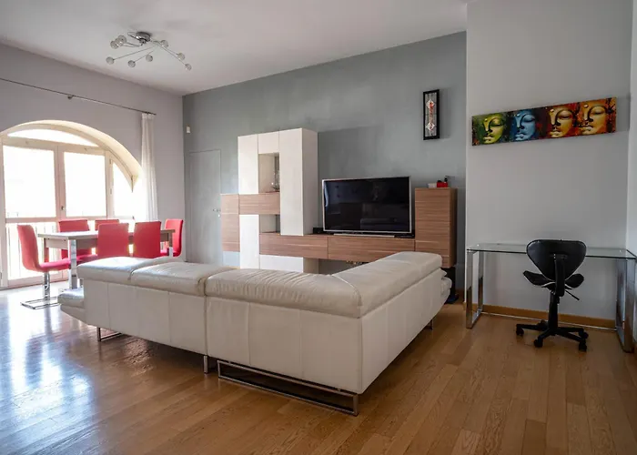 Il Castello - In Zona Residenziale * モデナ