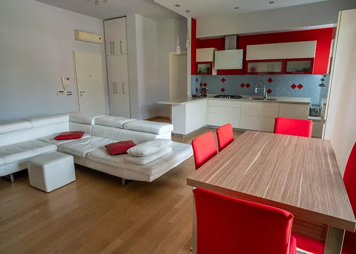 Il Castello - In Zona Residenziale アパート