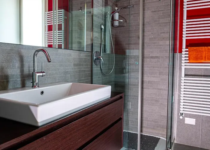 Il Castello - In Zona Residenziale アパート モデナ